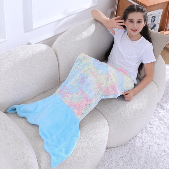 Mermaid Soft Fleece Slip In Blanket ombré, Silver foil Scales, flip sequin tail - Picture 7 of 8